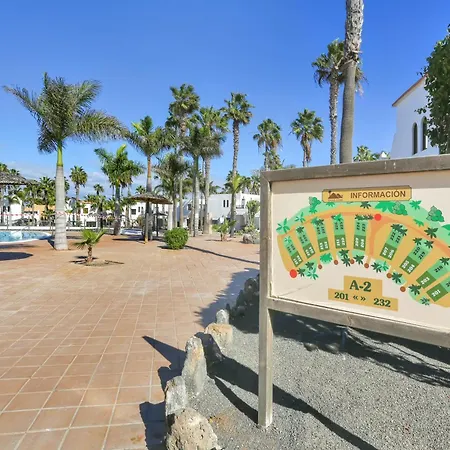 Oasis Duna Surfhouse Pool Apartmán *