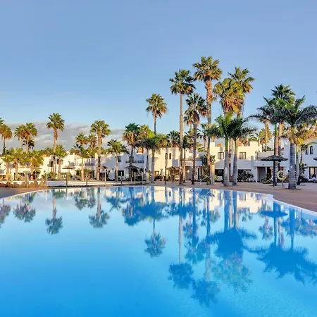 Oasis Duna Surfhouse Pool