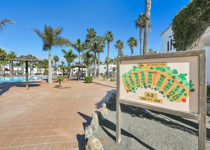 Oasis Duna Surfhouse Pool * Corralejo