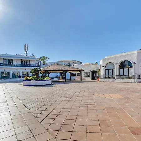 Oasis Duna Surfhouse Pool Apartament Corralejo